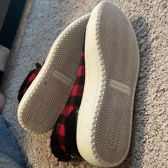 New Marc Fisher Fellow buffalo plaid sneaker - Picture 10 of 10